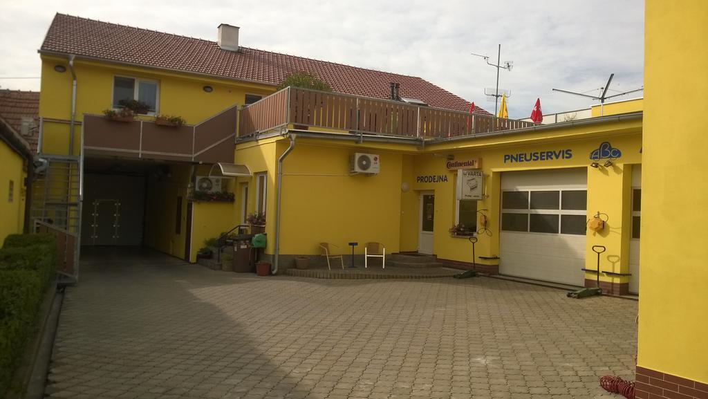 Penzion Toscana Lanžhot Eksteriør billede